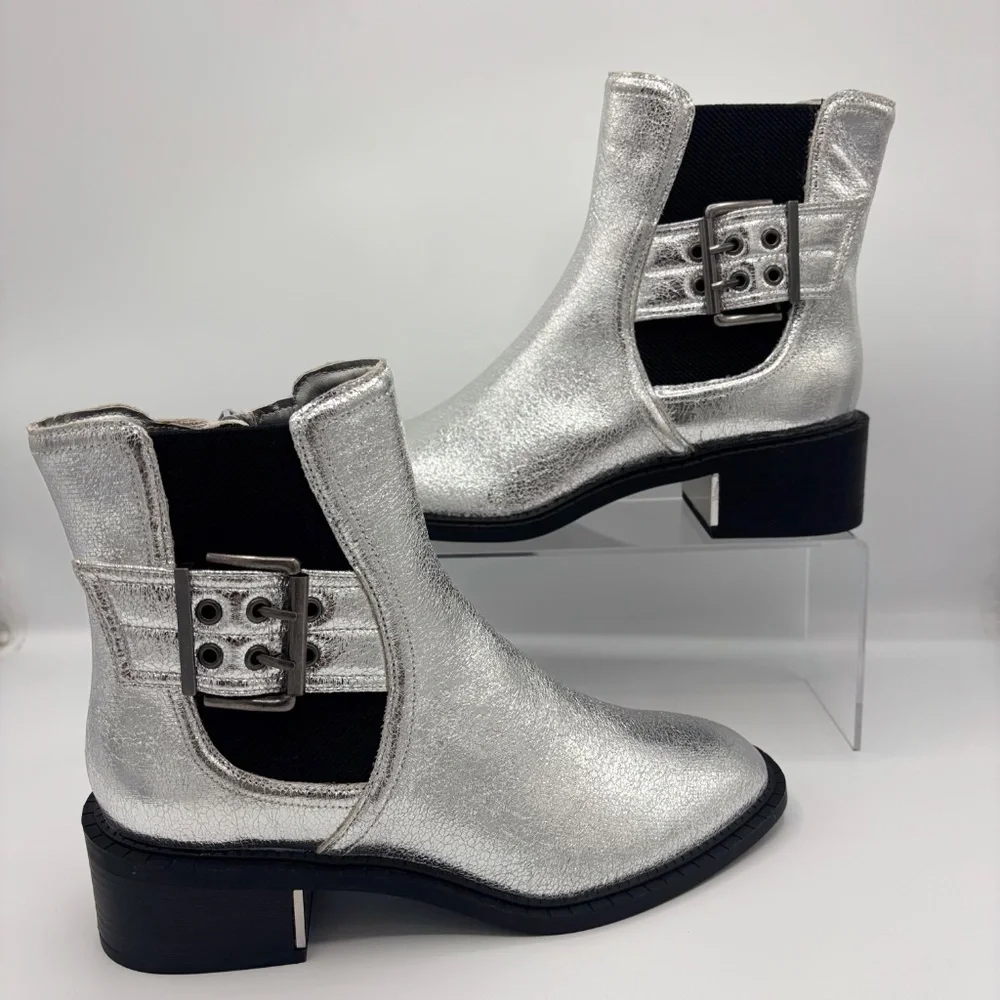 BCBGeneration Barini Silver Metallic Cutout Ankle Boots 6.5M Western Festival